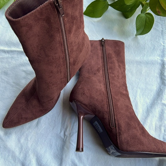 High heel sock boot - Picture 4 of 5